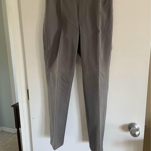 3 pair of Isaac Mizrahi Capri Pants size 4 - 2 navy and 1 gray - Picture 5 of 6